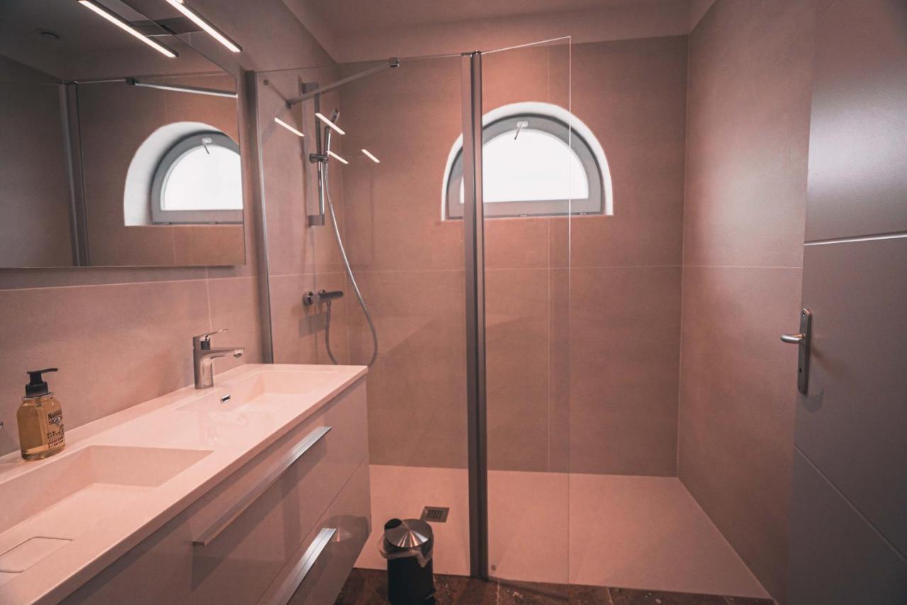 Appartement avec cour privée Centre ville Classé 4 étoiles La Rochelle  Exterior foto
